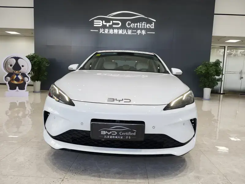 2025 BYD Seal 05 с пробегом 8 500 км
