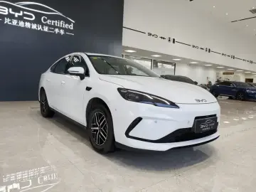 2025 BYD Seal 05 с пробегом 8 500 км