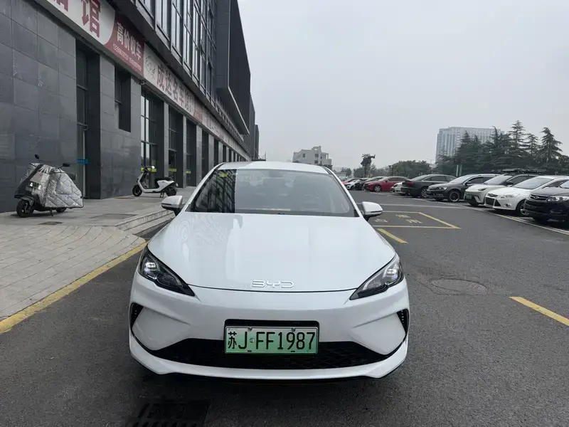 2026 BYD Seal 05 с пробегом 100 км