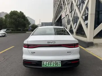 2026 BYD Seal 05 с пробегом 100 км