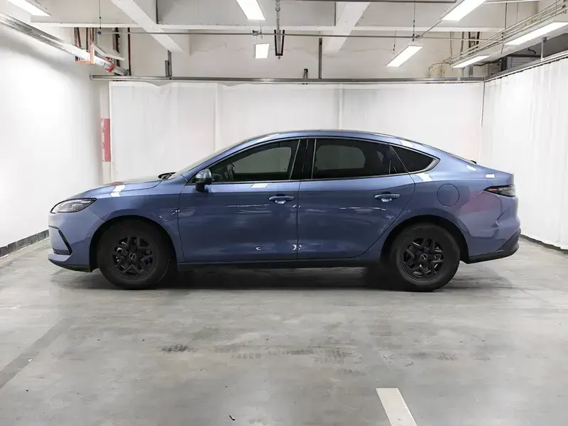 2025 BYD Seal 05 с пробегом 37 300 км