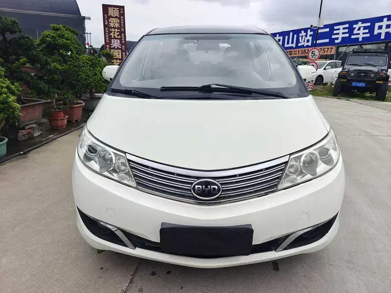 2013 BYD M6 с пробегом 88 000 км