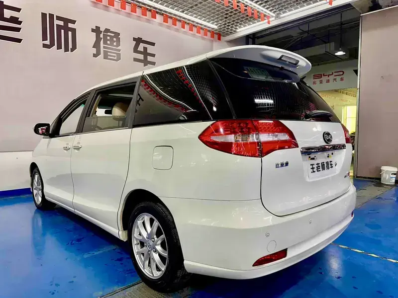 2015 BYD M6 с пробегом 97 000 км