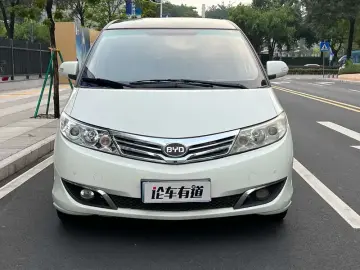 2015 BYD M6 с пробегом 175 000 км