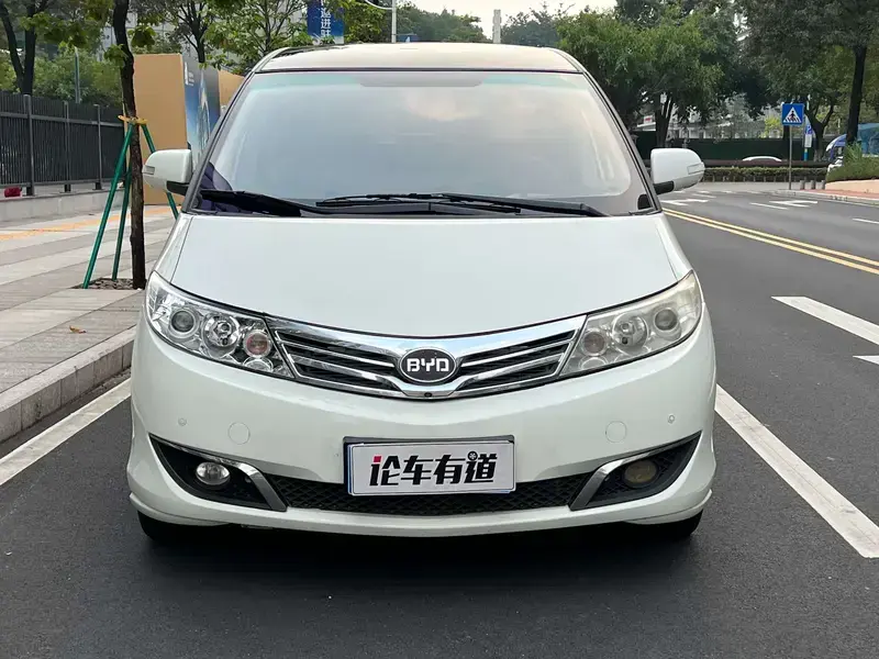 2015 BYD M6 с пробегом 175 000 км