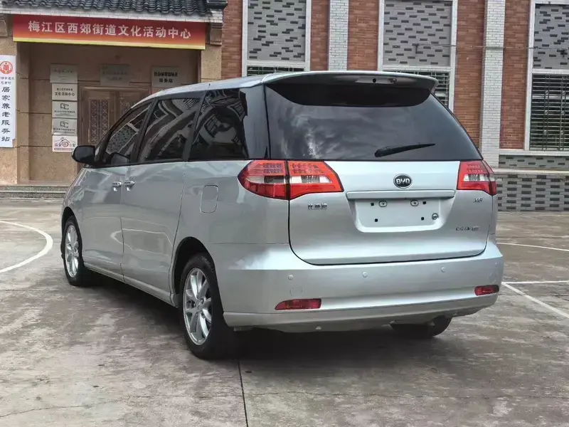 2010 BYD M6 с пробегом 60 000 км