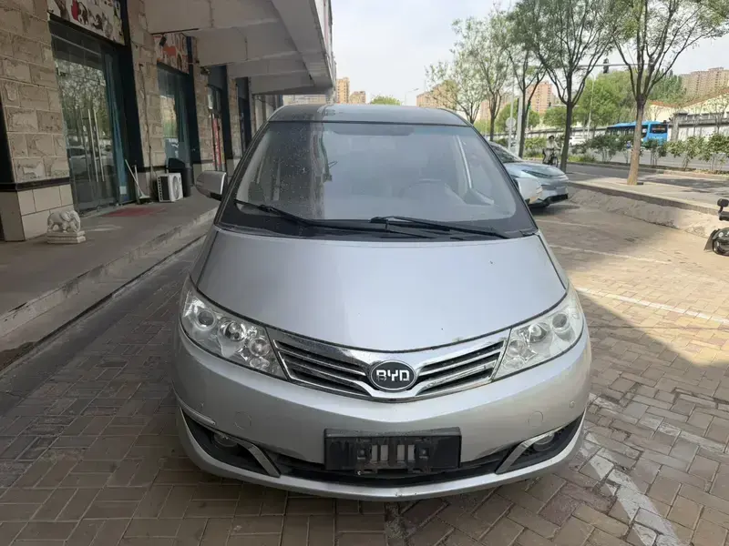 2015 BYD M6 с пробегом 115 000 км