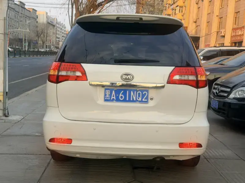 2015 BYD M6 с пробегом 110 000 км