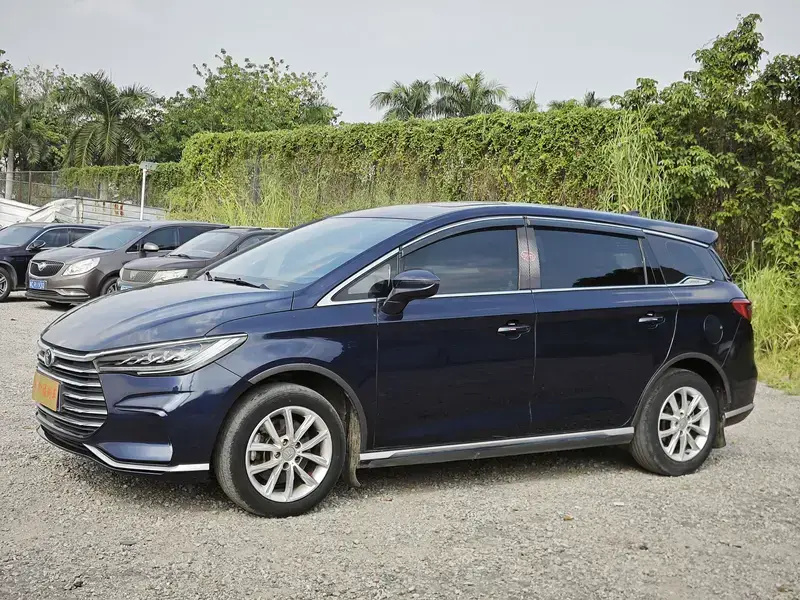 2021 BYD Song Max с пробегом 50 000 км