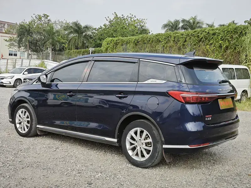 2021 BYD Song Max с пробегом 50 000 км