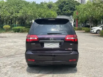 2015 BYD M6 с пробегом 112 000 км