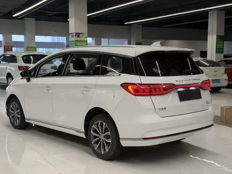 2021 BYD Song Max с пробегом 60 000 км