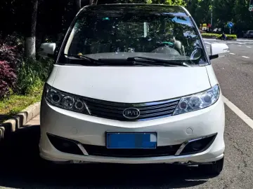 2013 BYD M6 с пробегом 76 000 км