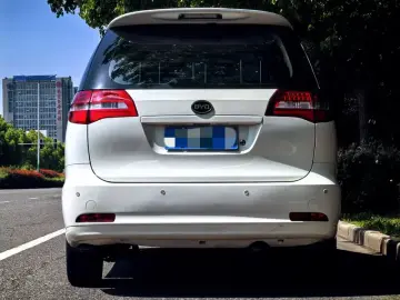 2013 BYD M6 с пробегом 76 000 км