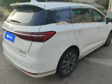 2021 BYD Song Max с пробегом 52 000 км