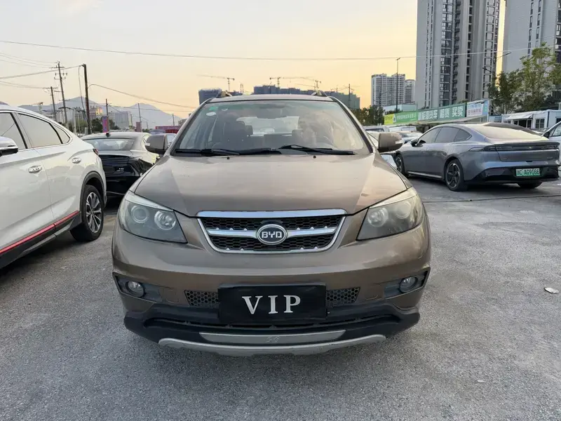 2014 BYD S6 с пробегом 101 000 км
