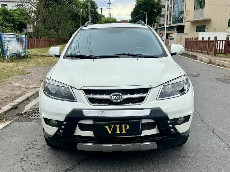 2014 BYD S6 с пробегом 120 000 км