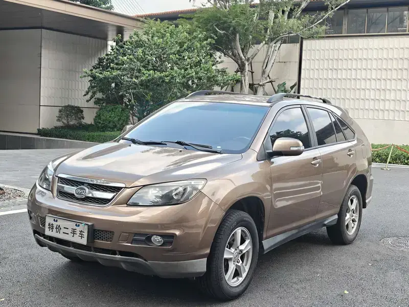 2014 BYD S6 с пробегом 100 000 км