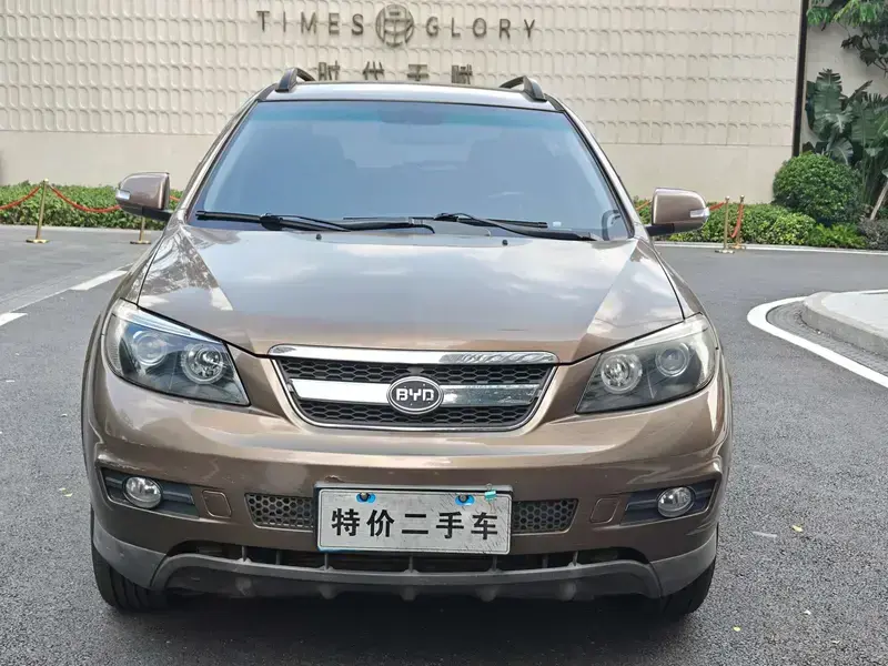 2014 BYD S6 с пробегом 100 000 км