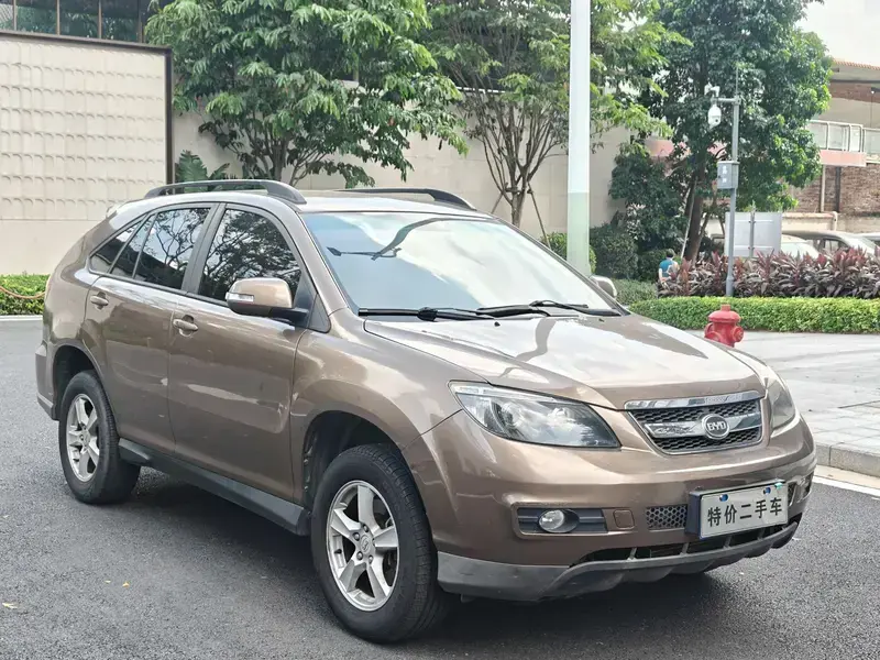 2014 BYD S6 с пробегом 100 000 км
