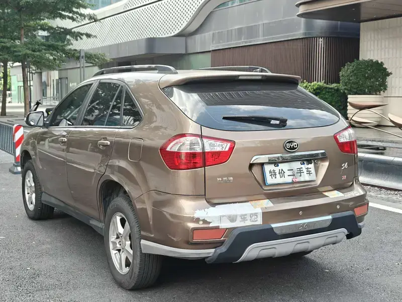 2014 BYD S6 с пробегом 100 000 км