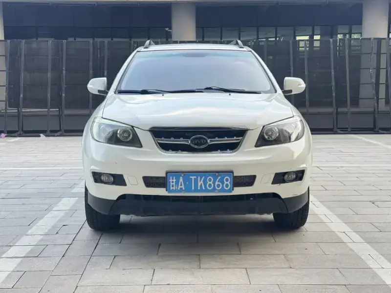 2013 BYD S6 с пробегом 79 000 км