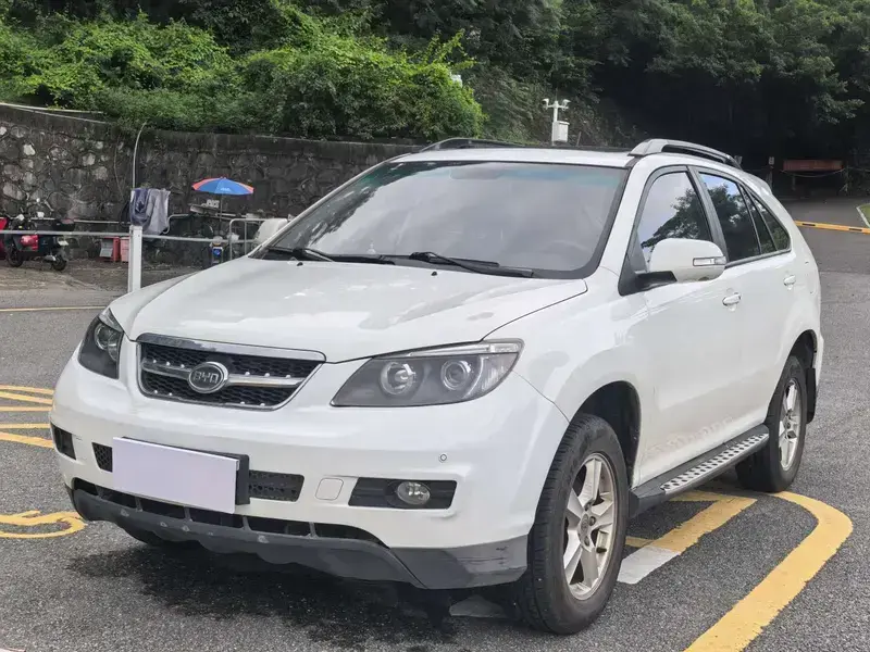 2013 BYD S6 с пробегом 135 000 км