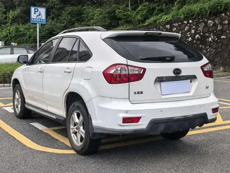 2013 BYD S6 с пробегом 135 000 км
