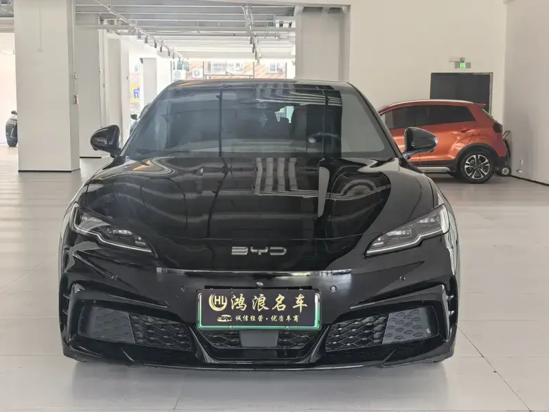 2025 BYD Seal 06 GT с пробегом 9 000 км