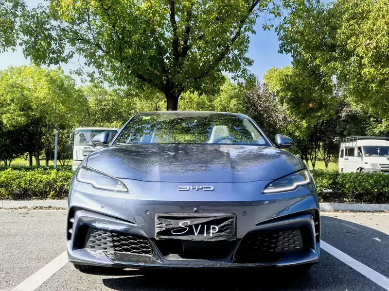 2025 BYD Seal 06 GT с пробегом 4 900 км