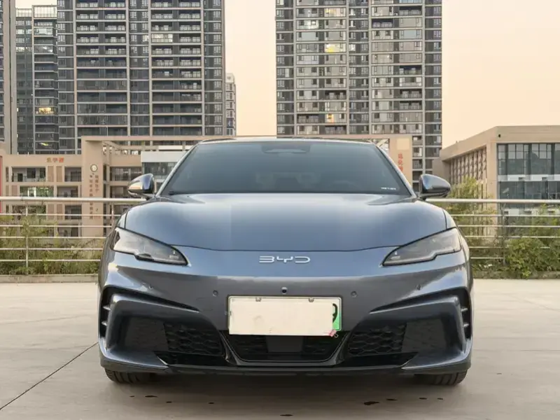 2025 BYD Seal 06 GT с пробегом 17 000 км