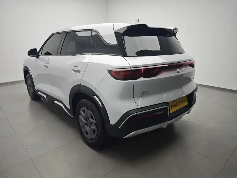 2025 BYD Yuan Up с пробегом 15 900 км