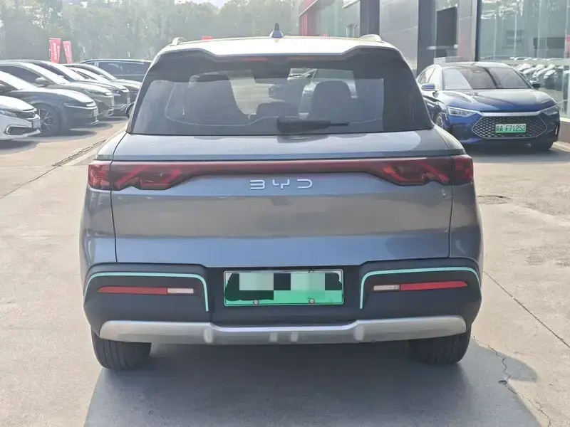 2025 BYD Yuan Up с пробегом 10 000 км