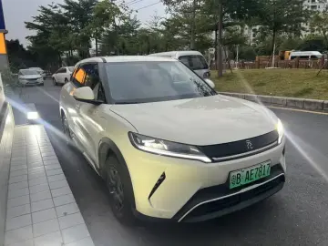 2025 BYD Yuan Up с пробегом 9 500 км