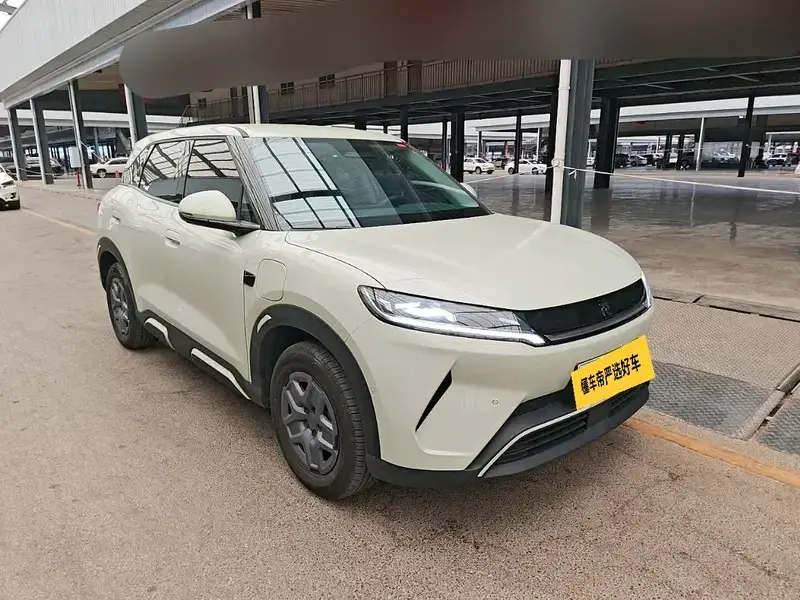 2025 BYD Yuan Up с пробегом 3 400 км