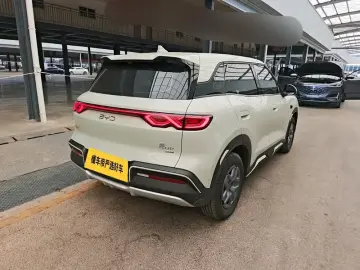 2025 BYD Yuan Up с пробегом 3 400 км