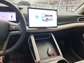 2025 BYD Yuan Up с пробегом 3 400 км