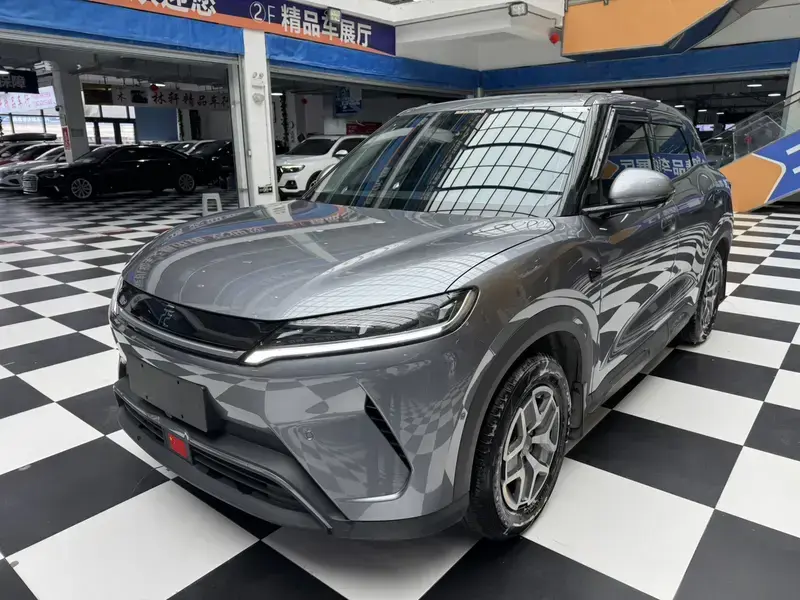 2025 BYD Yuan Up с пробегом 11 000 км
