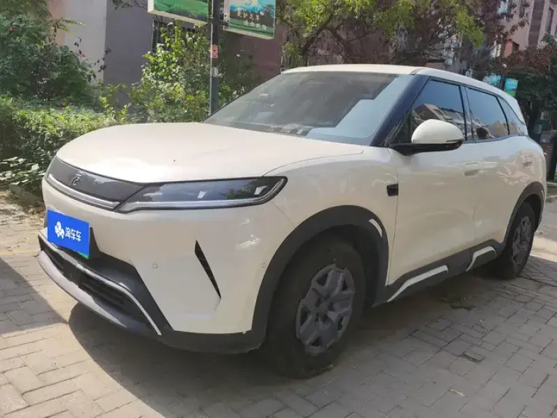 2025 BYD Yuan Up с пробегом 4 000 км