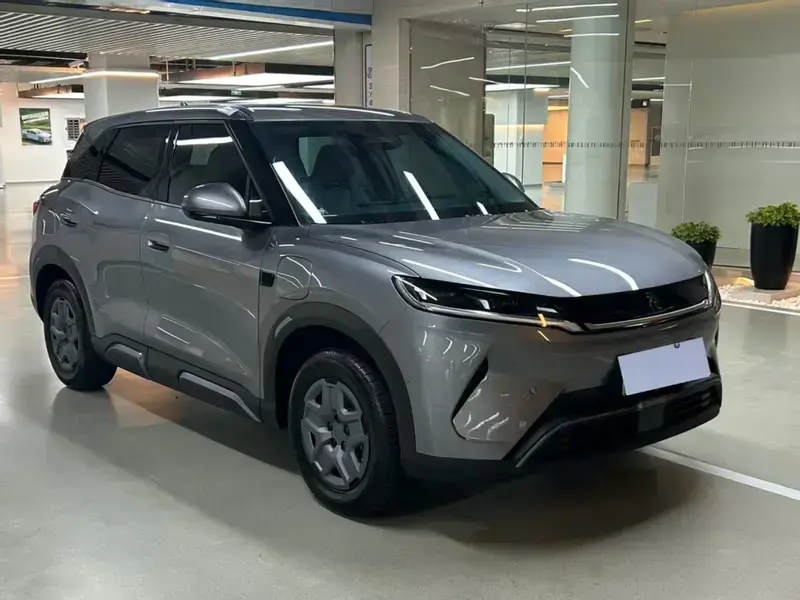 2025 BYD Yuan Up с пробегом 5 000 км