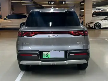 2025 BYD Yuan Up с пробегом 5 000 км