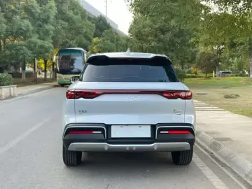 2025 BYD Yuan Up с пробегом 18 000 км