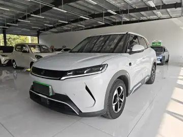 2025 BYD Yuan Up с пробегом 15 000 км