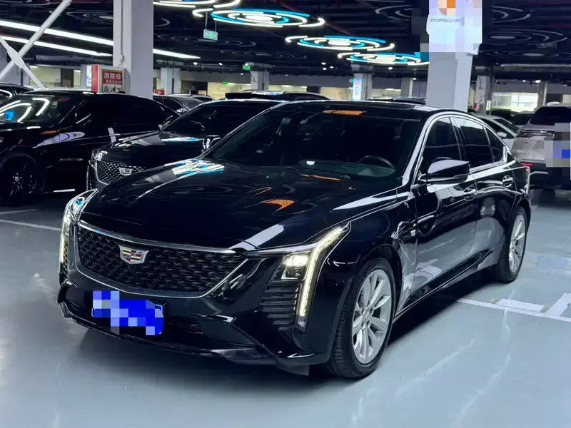 2024 Cadillac CT5 с пробегом 15 000 км