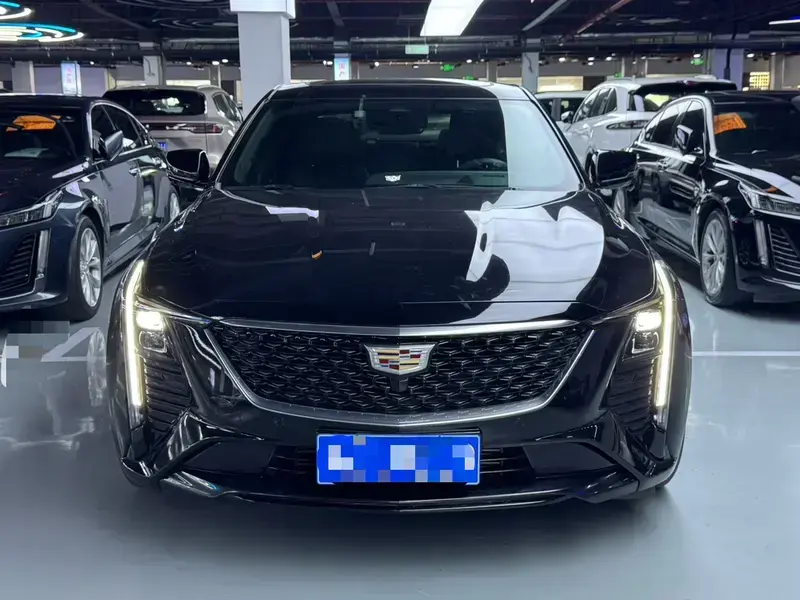 2024 Cadillac CT5 с пробегом 15 000 км