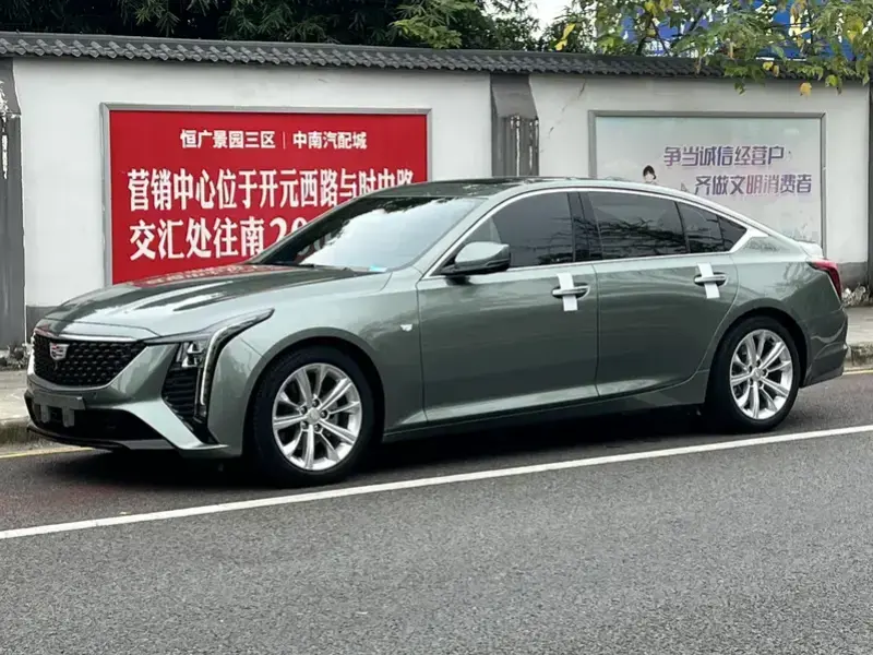 2024 Cadillac CT5 с пробегом 28 000 км