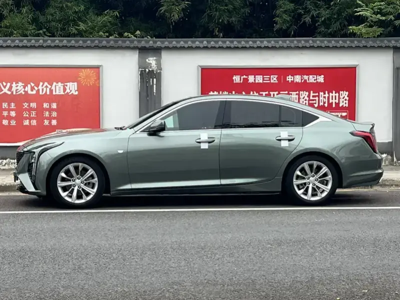 2024 Cadillac CT5 с пробегом 28 000 км