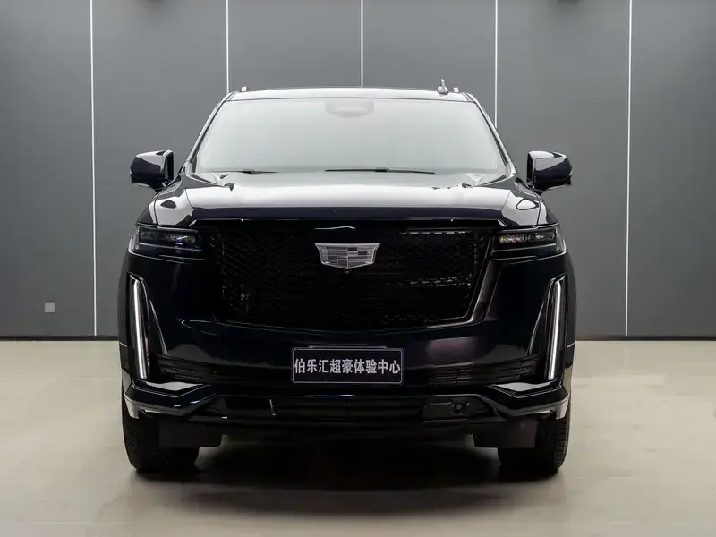2024 Cadillac Escalade с пробегом 8 700 км