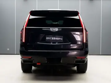 2024 Cadillac Escalade с пробегом 8 700 км