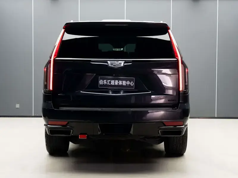 2024 Cadillac Escalade с пробегом 8 700 км